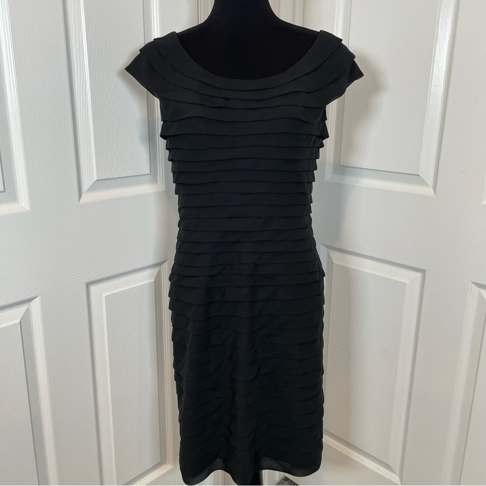 Adrianna Papell Black Tiered Shutter Pleat Cocktail Dress Size 8